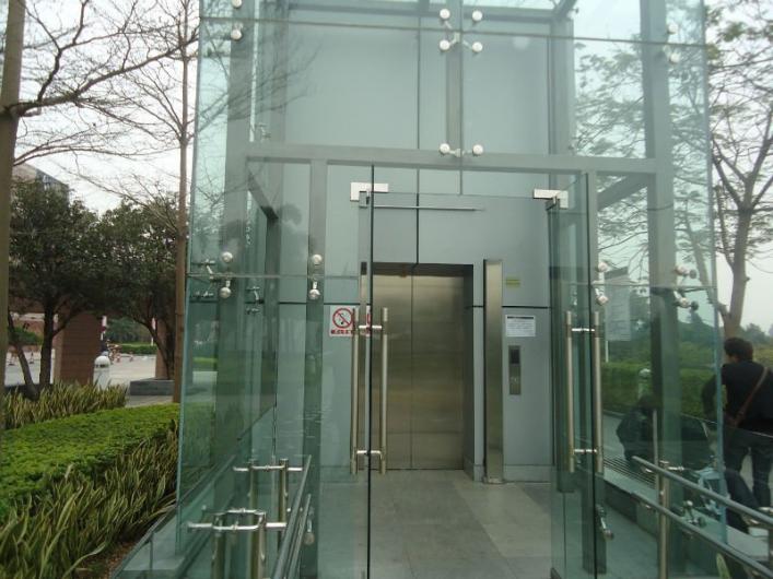 FACHADA DE CRISTAL TEMPLADO